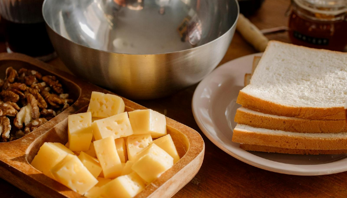 Comment choisir le meilleur fromage a raclette pour une escapade gourmande